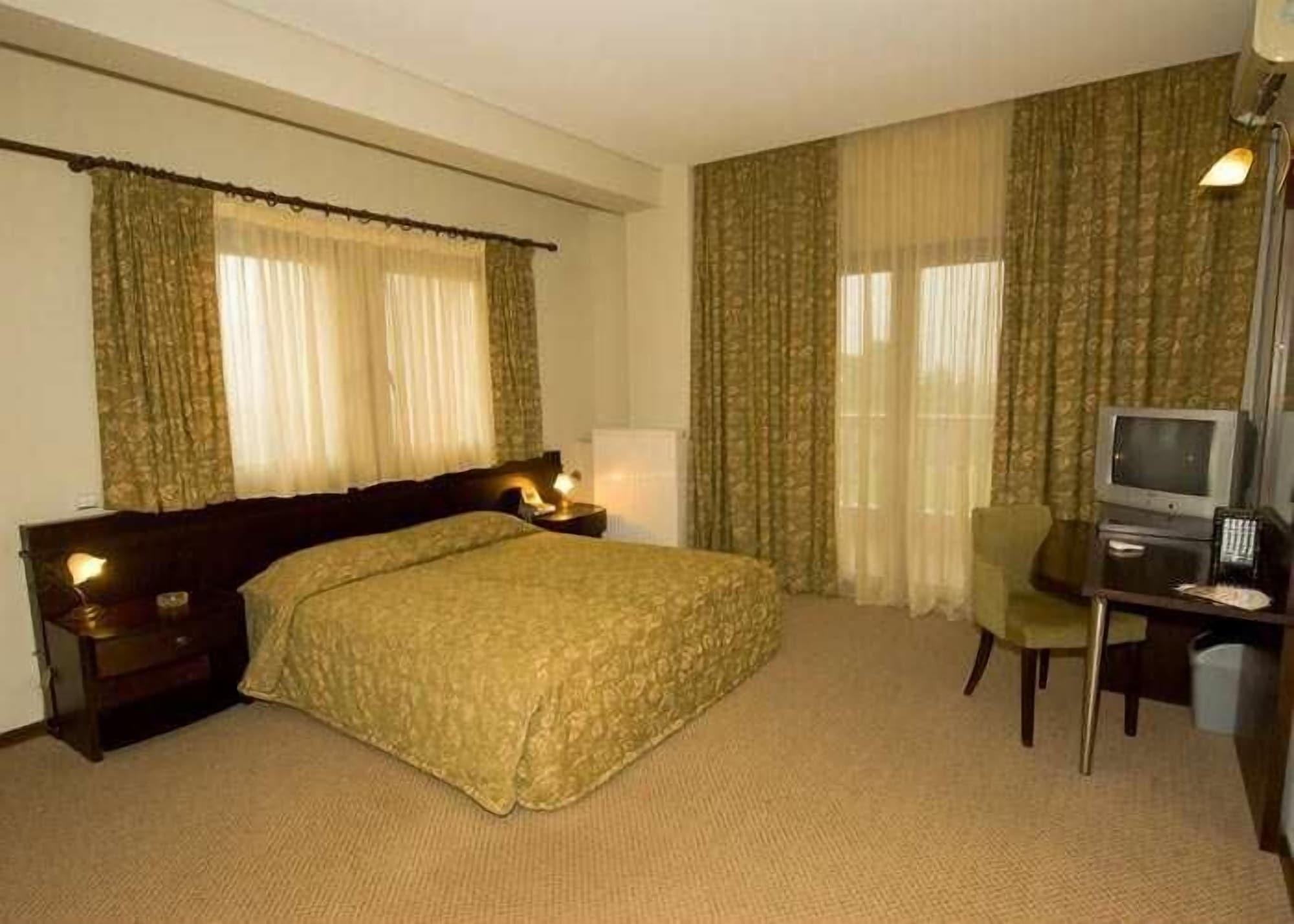 Heaven Hotel Thessaloniki Airport Neon Rysion Екстер'єр фото